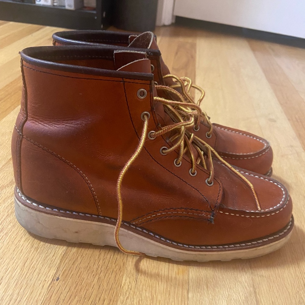 Redwing heritage women’s moc toe
